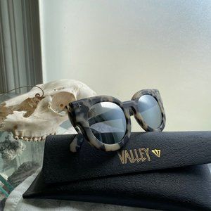 Valley Eyewear : A Dead Coffin Club